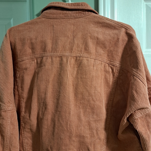 Stradivarius  shacket - Picture 2 of 3